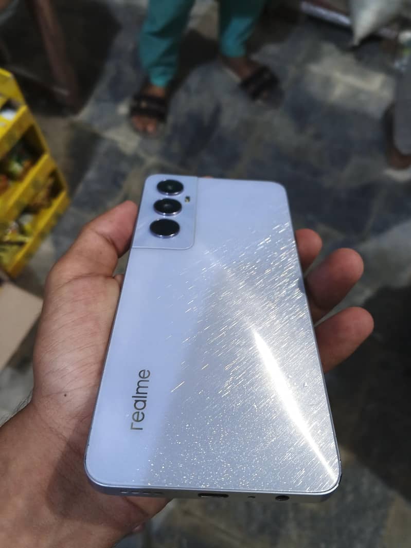 Realme C65 1