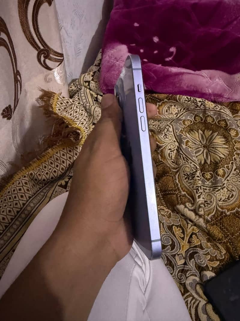 Apple iPhone 14 plus 3
