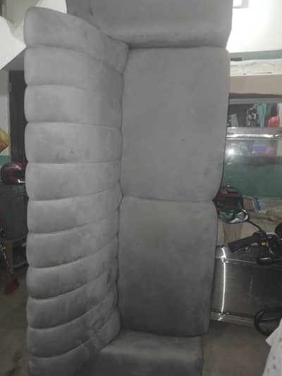 3 seater sofa with new condition