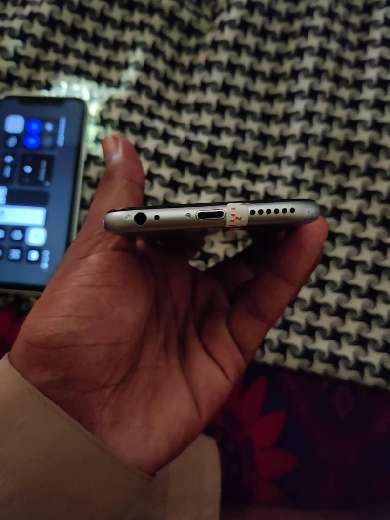 Apple iPhone 6S 2