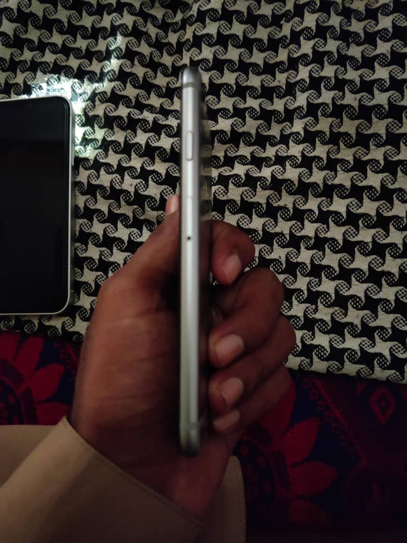Apple iPhone 6S 3