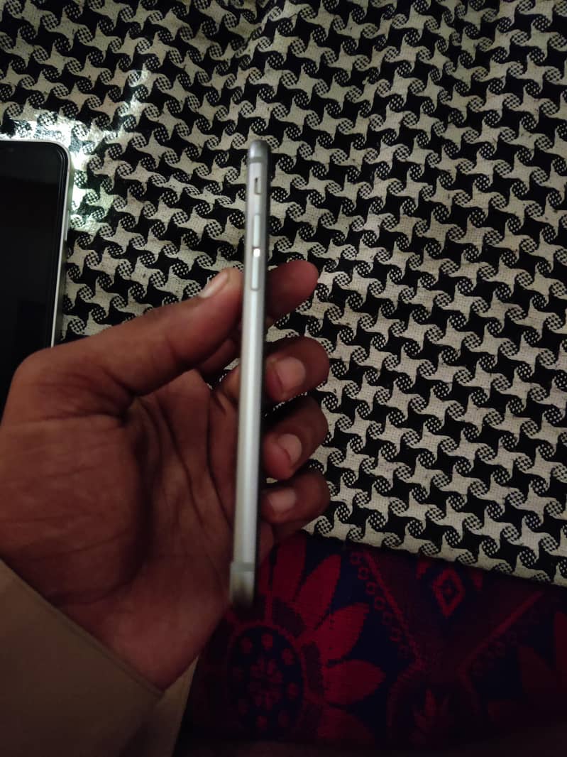 Apple iPhone 6S 5