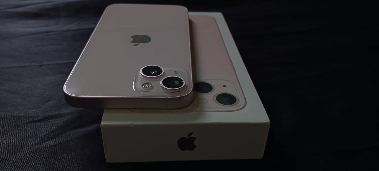 Apple iPhone 13 0
