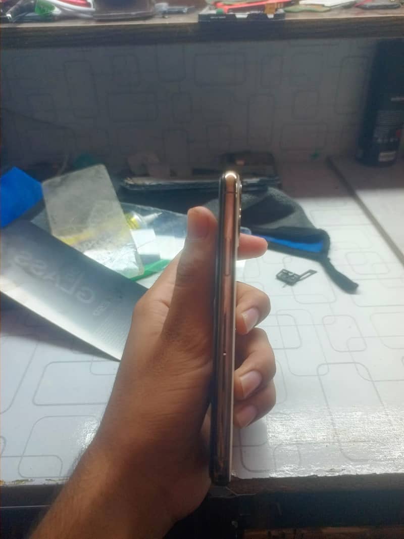 Apple iPhone 11 Pro 0