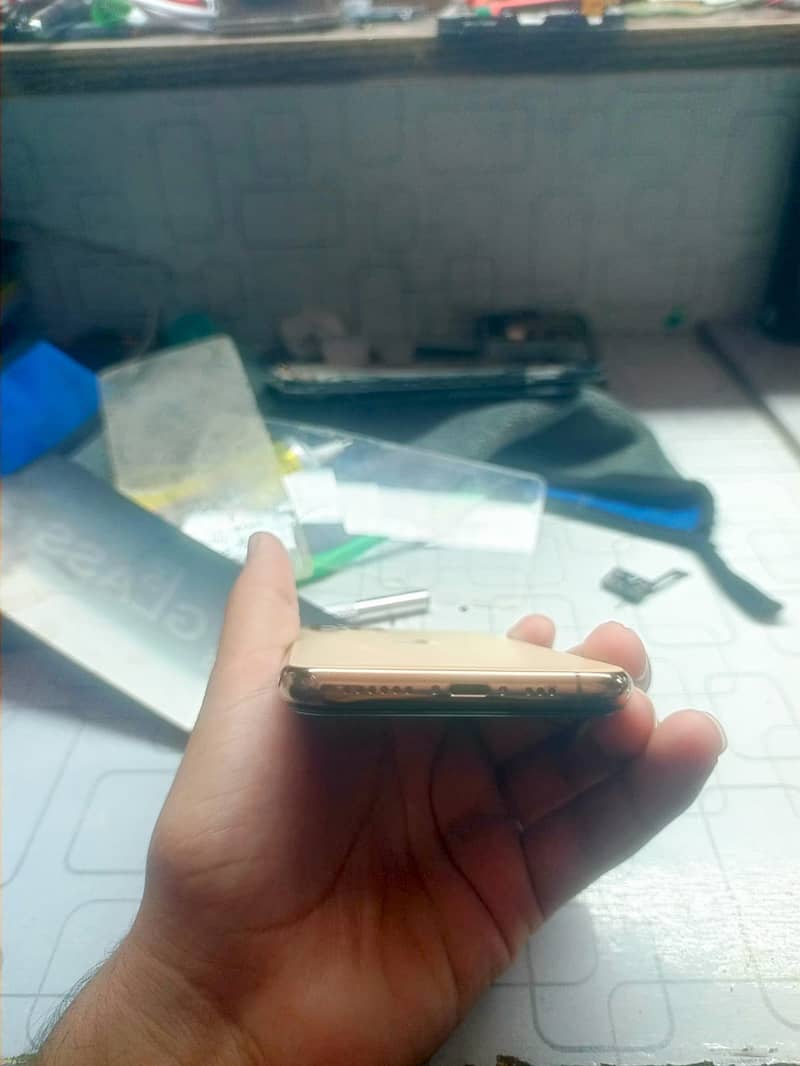 Apple iPhone 11 Pro 9