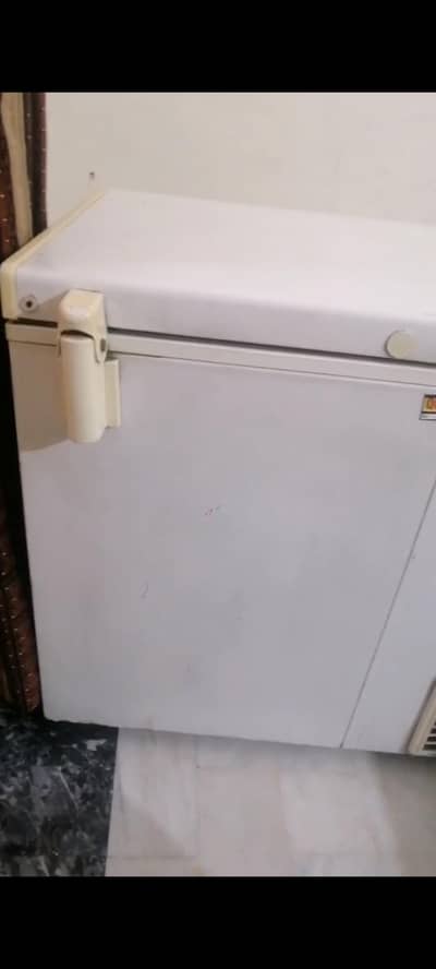 waves refrigerator -Excellent condition