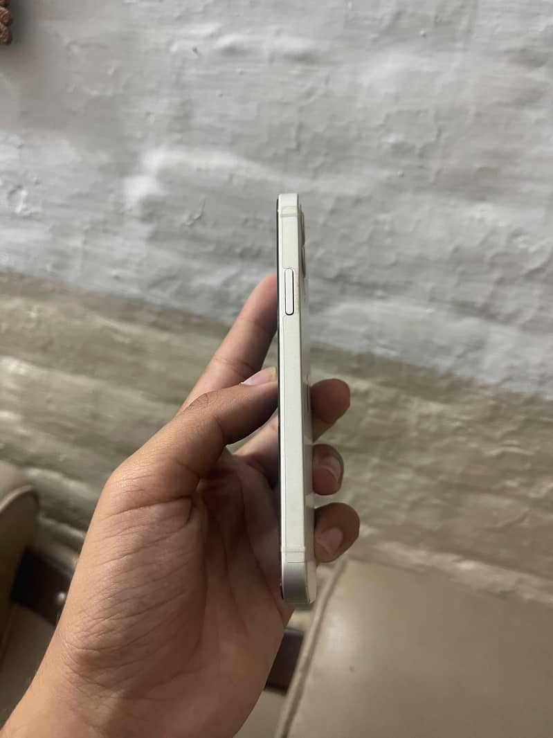 Apple iPhone 12 1