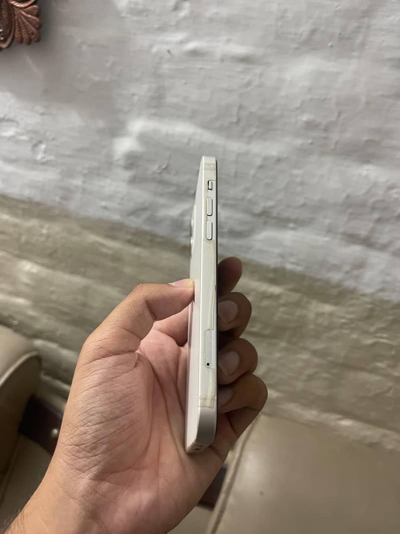 Apple iPhone 12 2