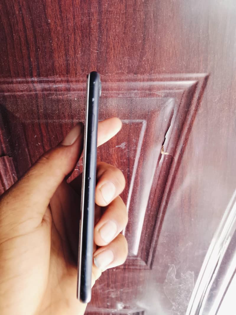 Apple iPhone 7 1