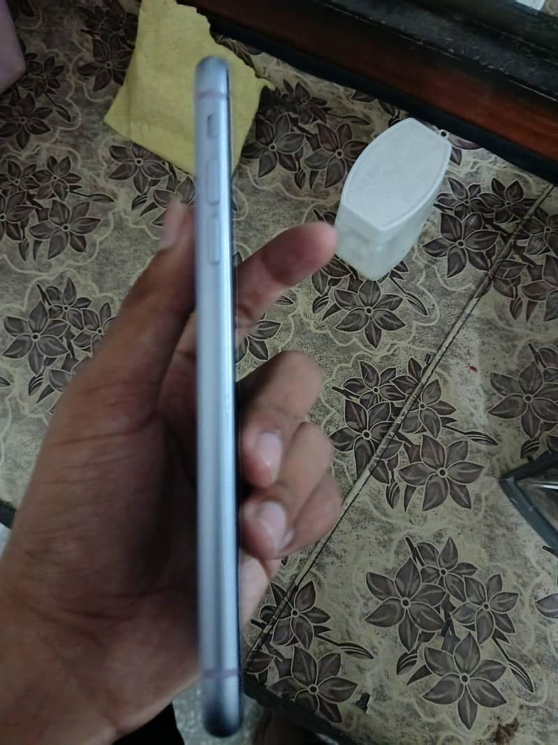 Apple iPhone 11 5