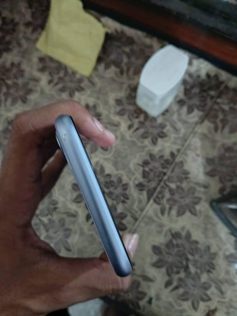 Apple iPhone 11 6