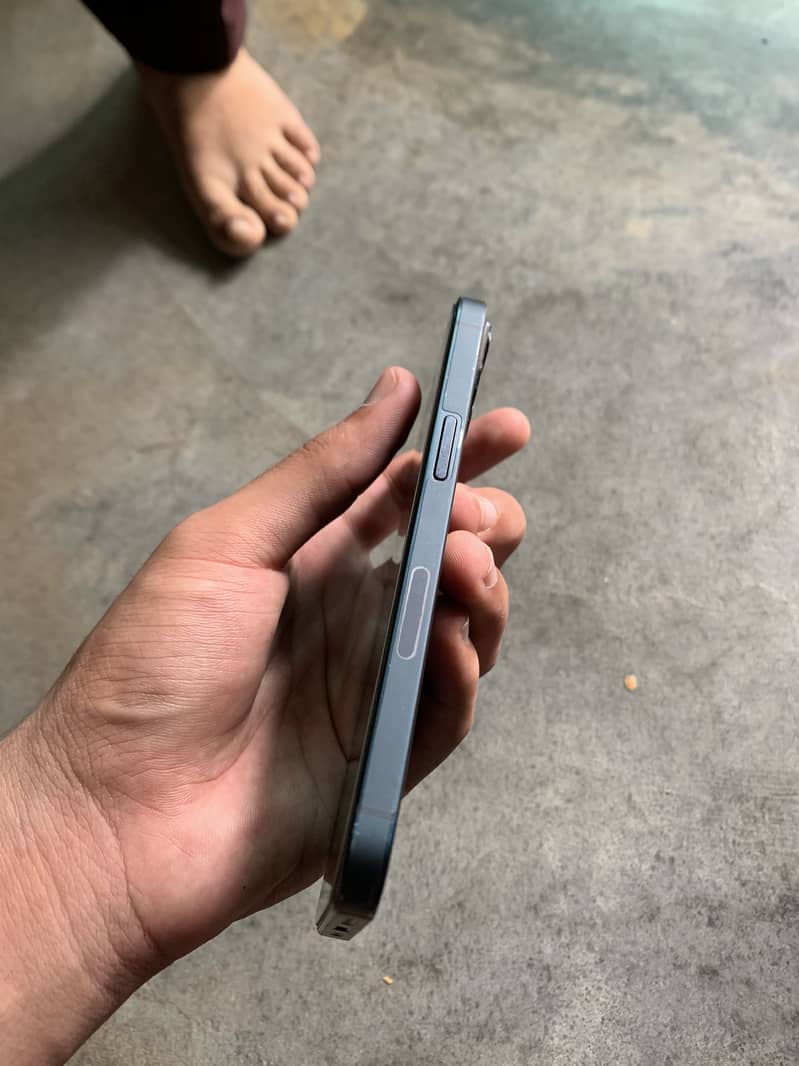 iPhone 13 Jv 3