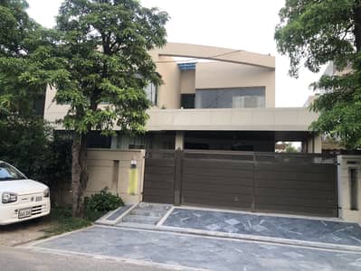 1 Kanal Beautiful Upper Portion in DHA Phase 4 Near Park