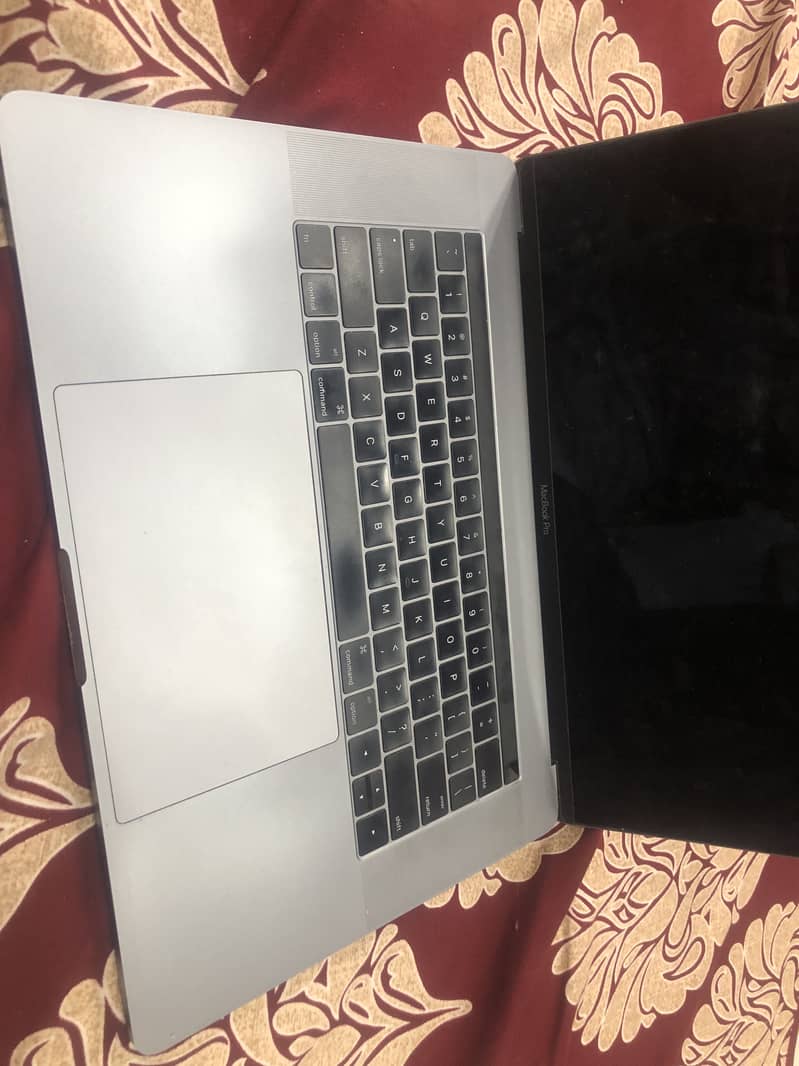 MACBOOK Pro 2016 1