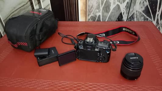 CANON  60 D VIDEO AND PHOTOS CAMERA