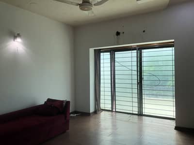 One Bedroom Portion In DHA Phase 4 Near To Park