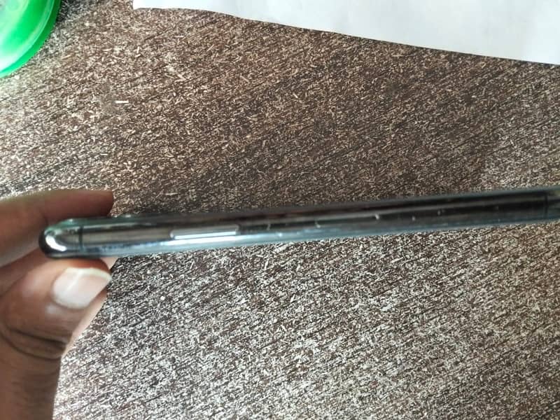 Apple iPhone 11 Pro 1