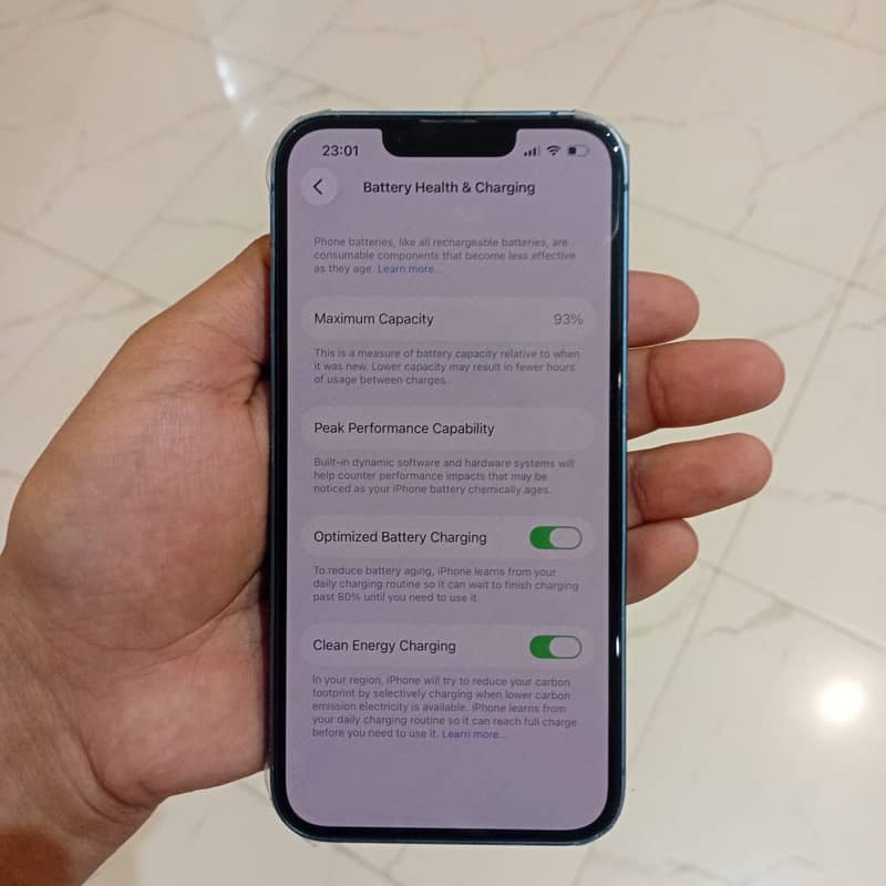 Apple iPhone 13 4