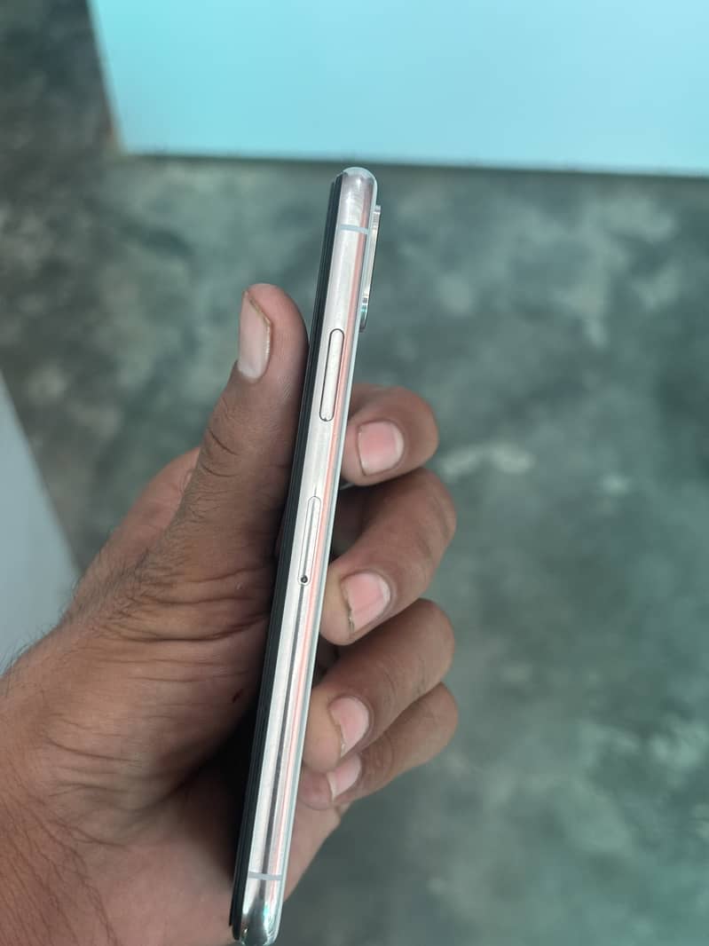 Apple iPhone X 2