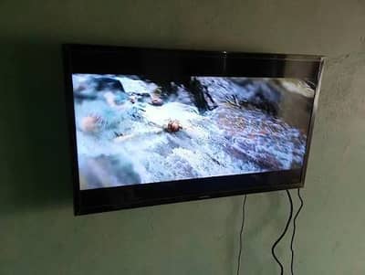Org Samsung, Imported from Dubai, 32" LED, with Dongle, usb, internet
