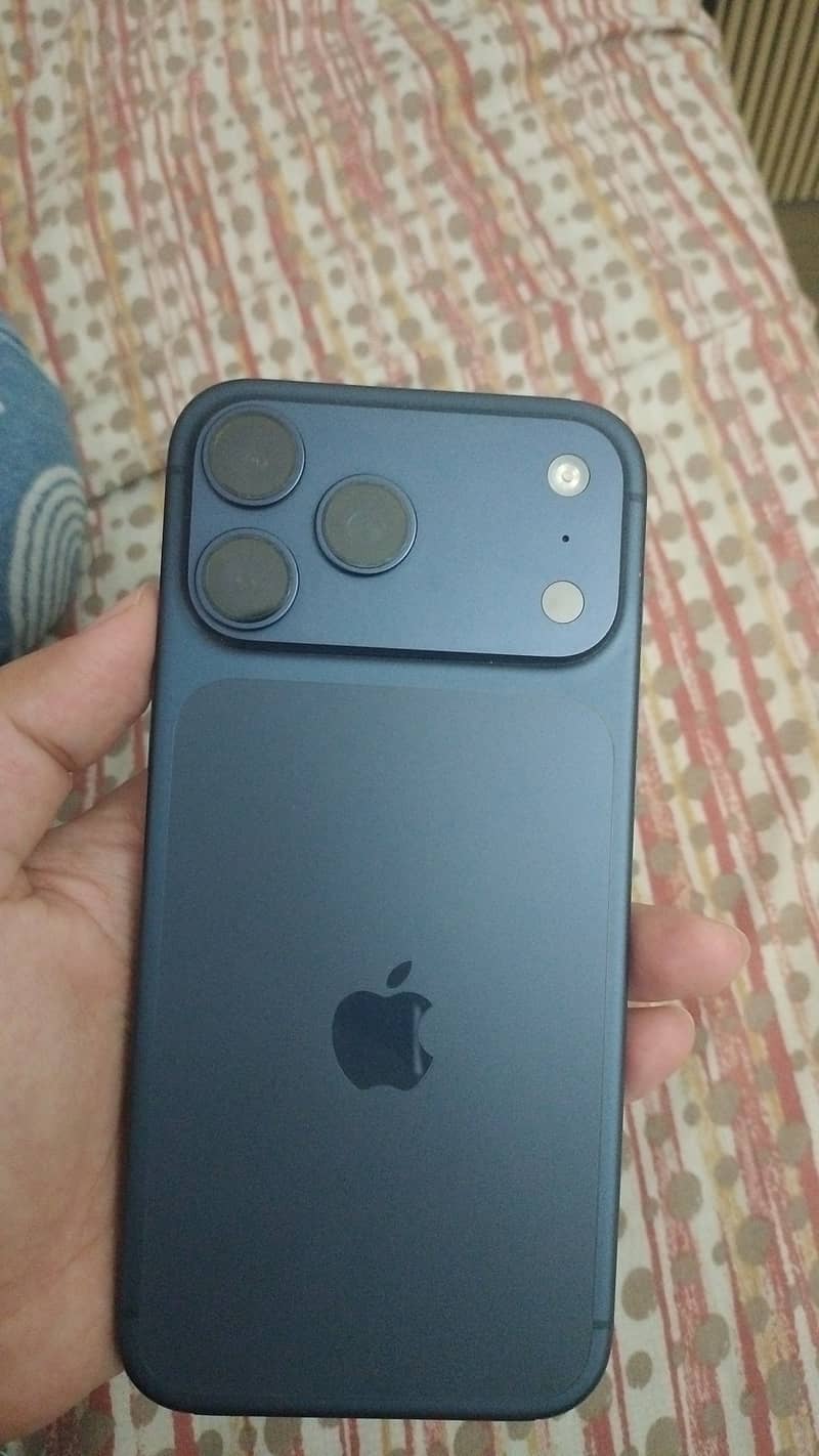 Apple iPhone 17 Pro Max 1