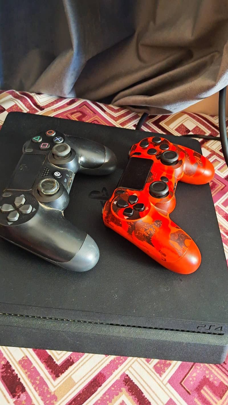 PS4 Slim Console 2