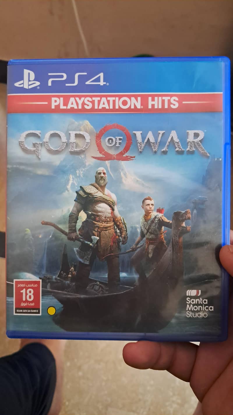 PS4 Slim Console 4