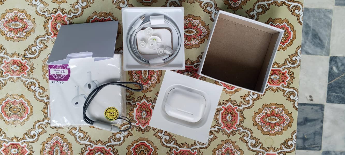 earbuds 2