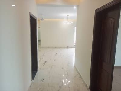 10 MARLA 3 BEDROOMS APARTMENT AVAILABLE FOR RENT