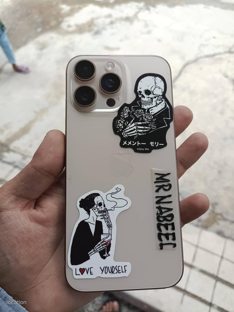 Apple iPhone 16 Pro Max 0