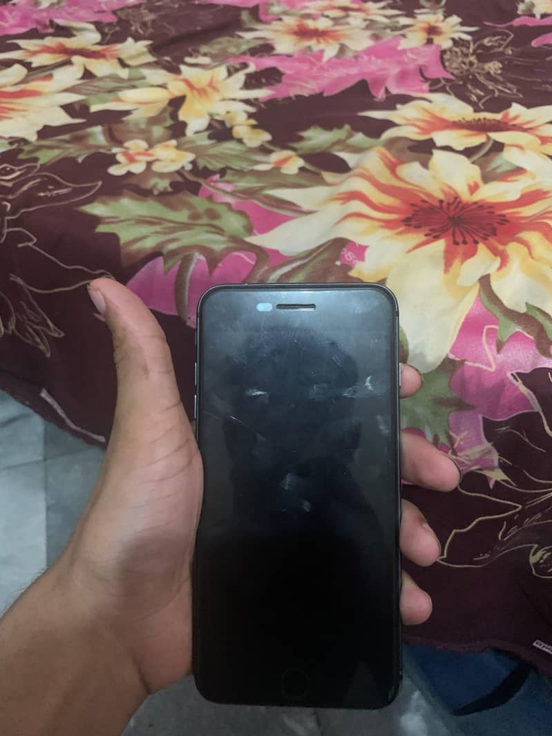 Apple iPhone 8 Plus 0