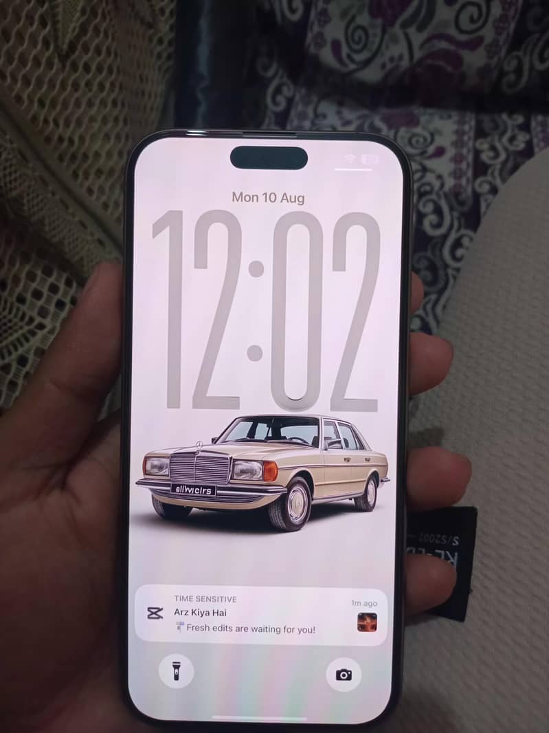 Apple iPhone 16 Pro Max 1