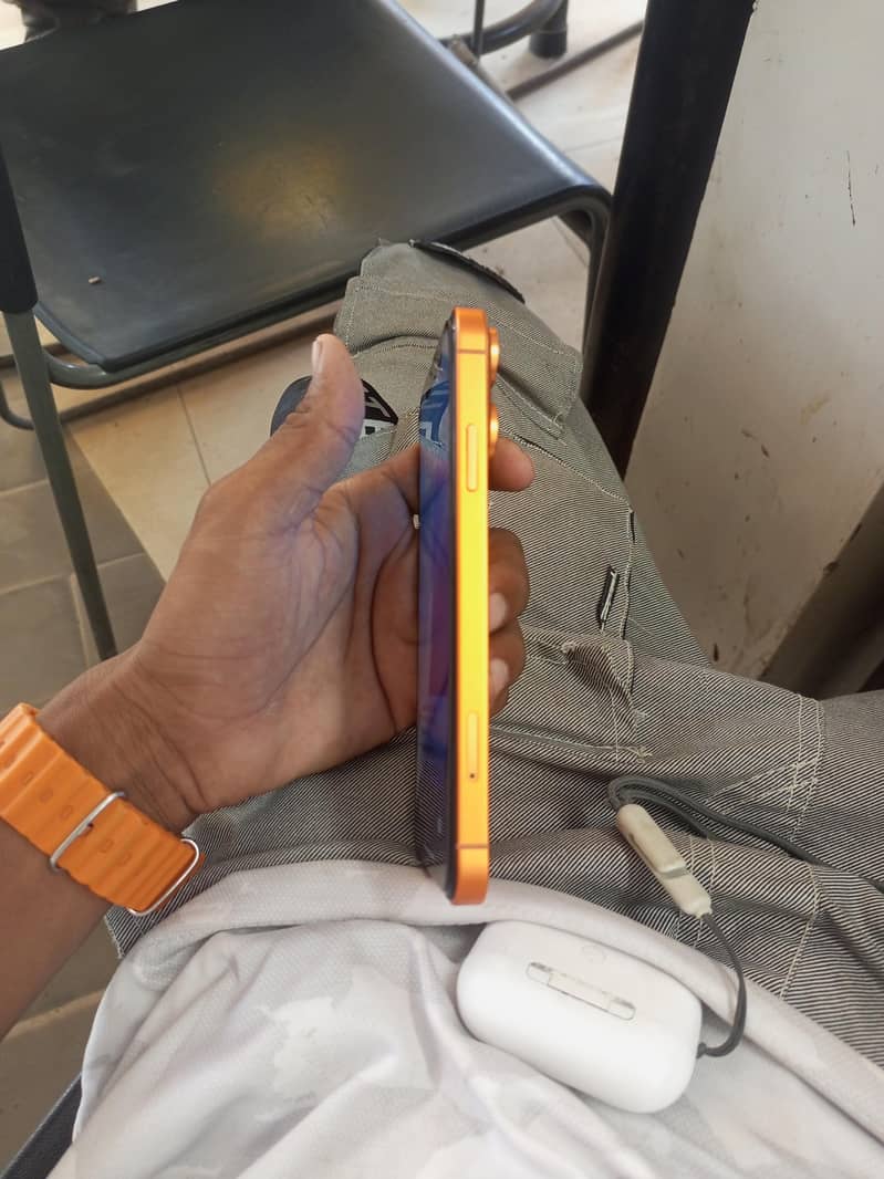 Apple iPhone XR 1