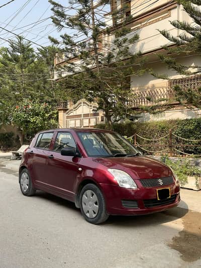 Suzuki Swift DX 2013 - Well Maintained