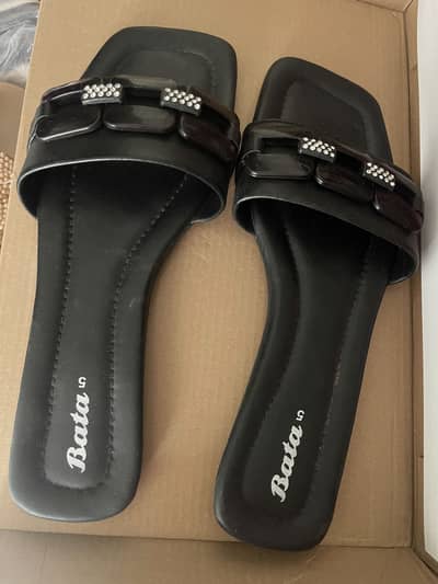 Bata black chappal