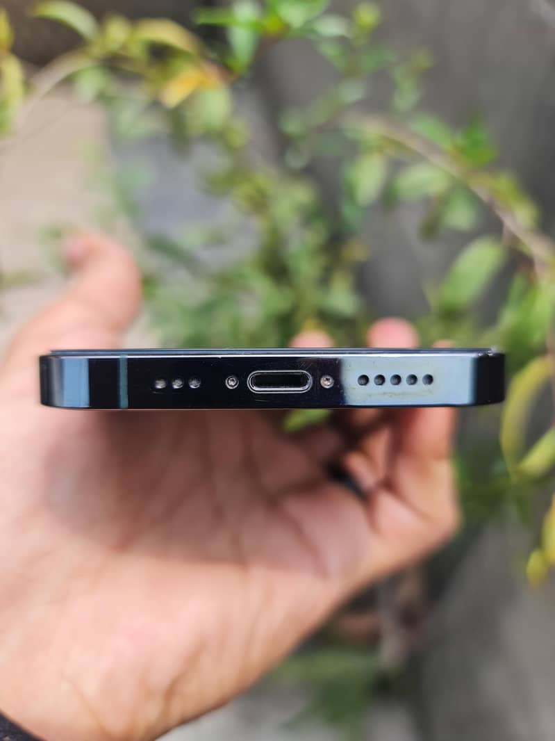 Apple iPhone 13 Pro 1