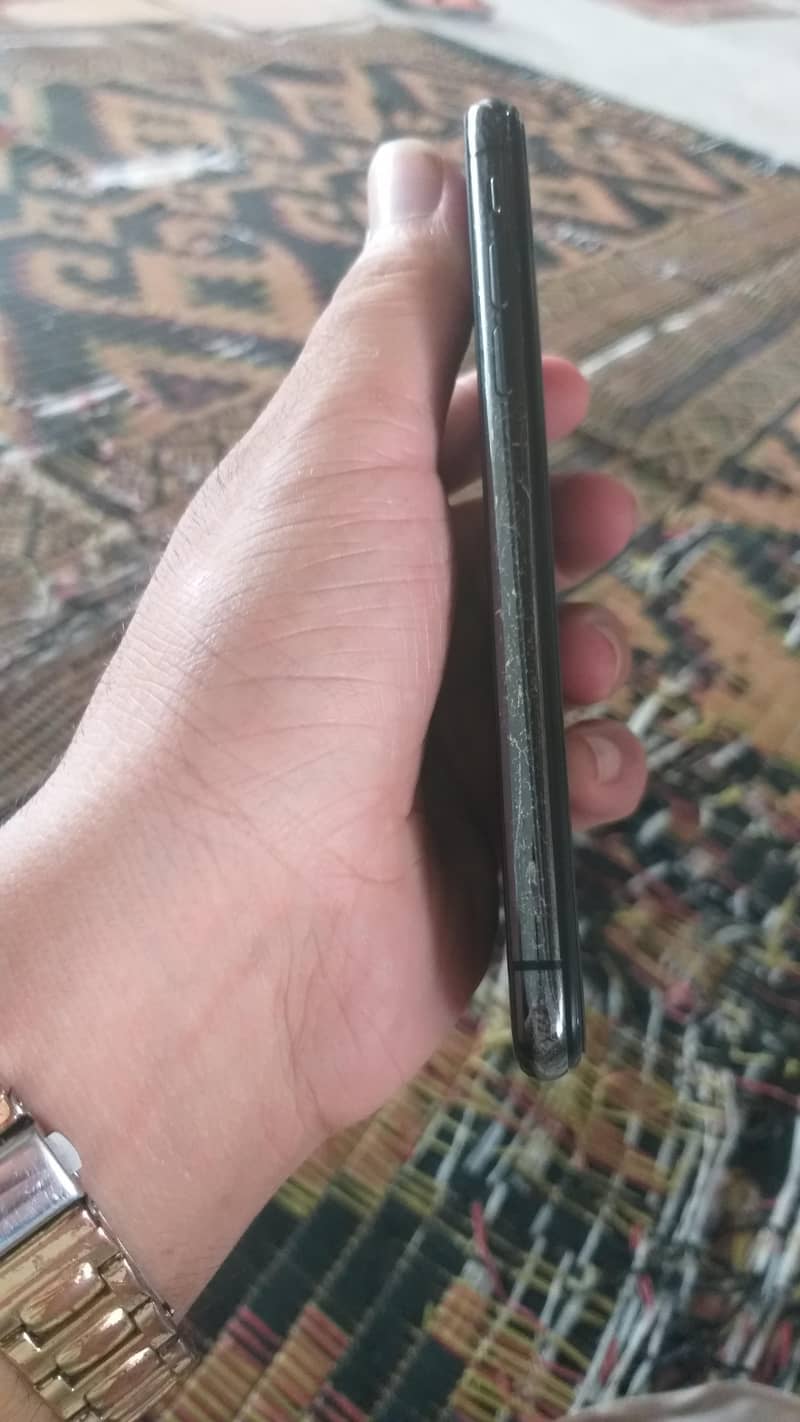 Apple iPhone X 3