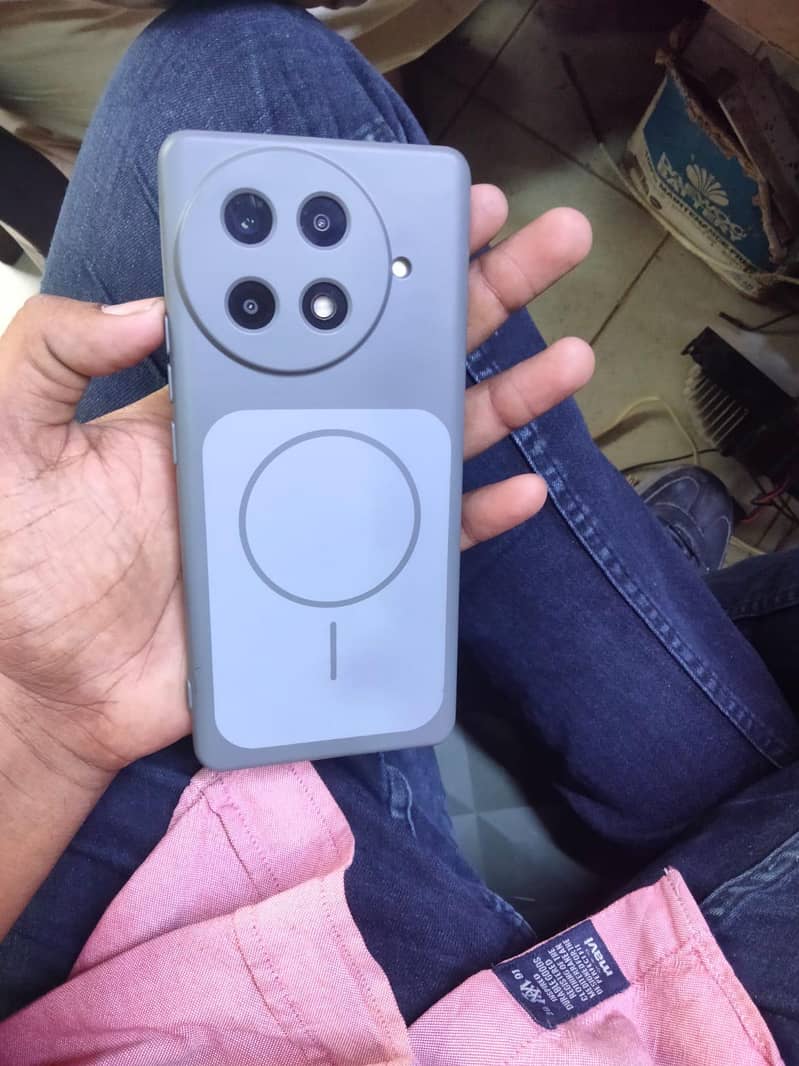 Tecno CAMON 30S 18