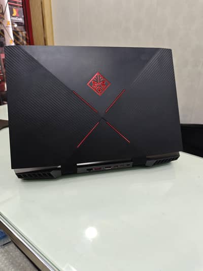HP Oman  15.16/256 RTX 2060