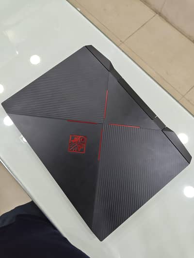 HP Oman  15.16/256 RTX 2060