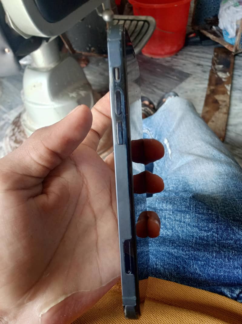 Apple iPhone 12 Pro 4