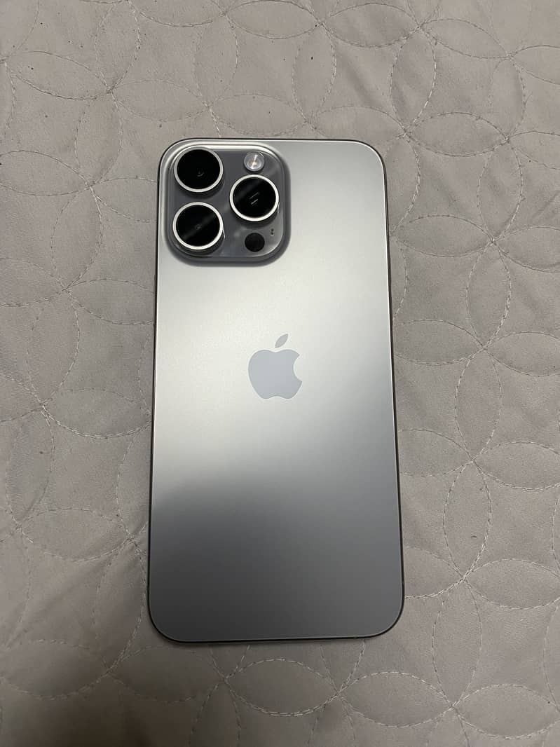 Apple iPhone 15 Pro Max 0