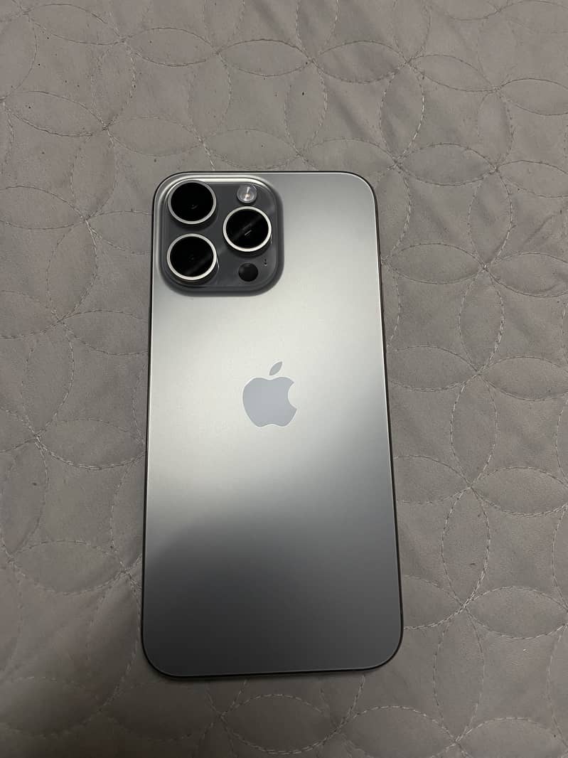 Apple iPhone 15 Pro Max 1