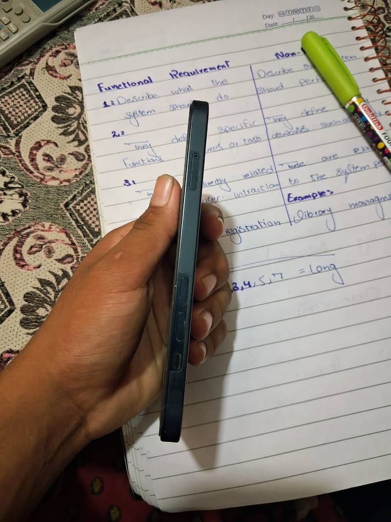 Apple iPhone 13 3