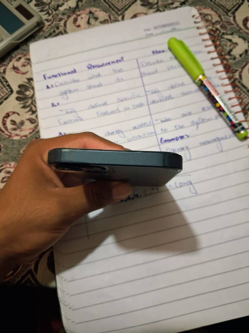 Apple iPhone 13 4
