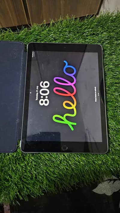 Apple iPad 6th Generation 32GB WiFi – Used, Excellent Condition