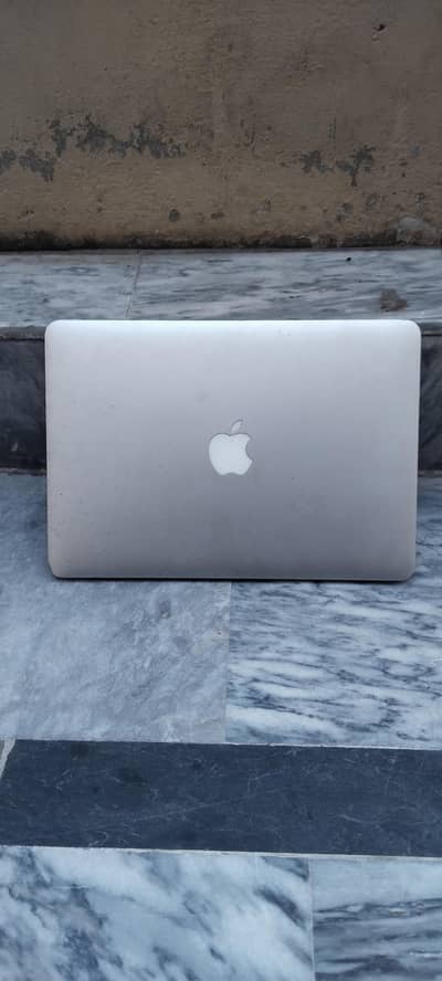 Apple MacBook Pro 2014 Available For Sale 8/128 Speaker Issue. . .