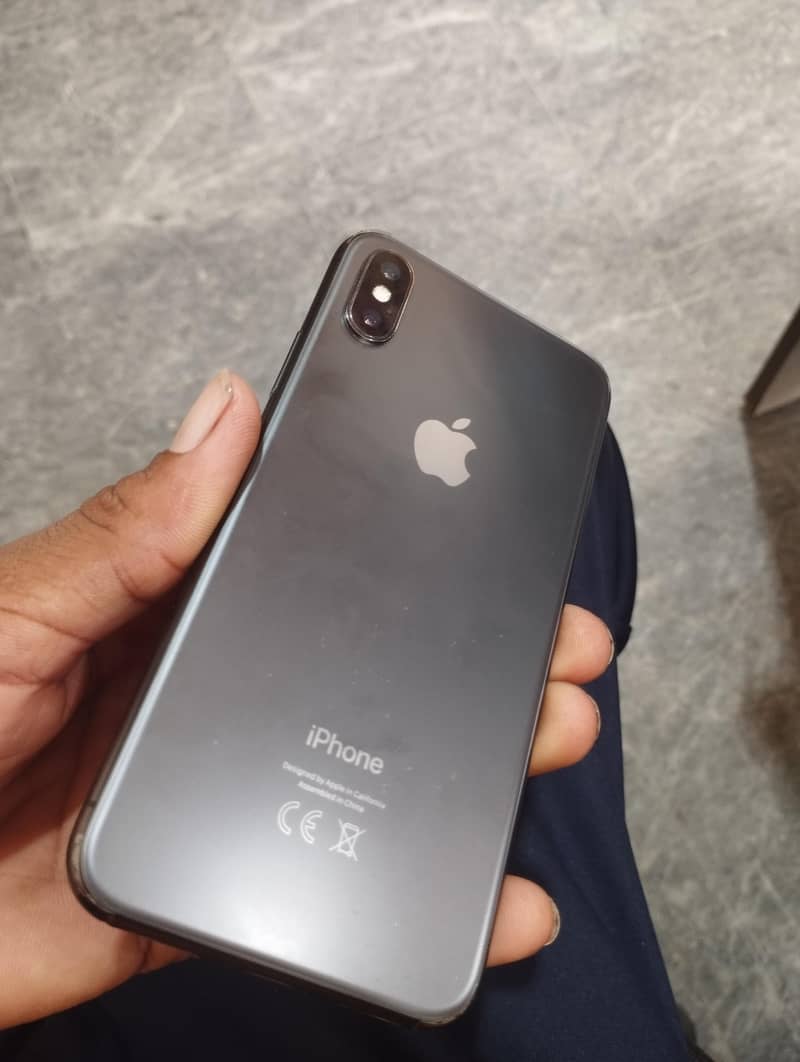 Apple iPhone X 3
