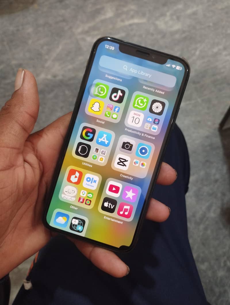 Apple iPhone X 5