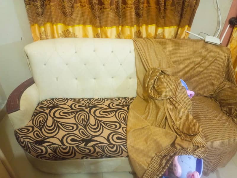 5 pic sofa 6